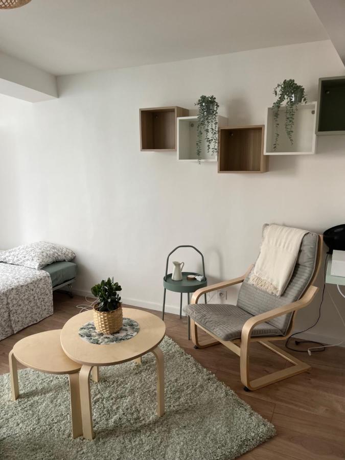 Studio Hyeres -Rue Pietonne Climatisation Lit 160 Tout Equipe - Sabrina Exterior photo