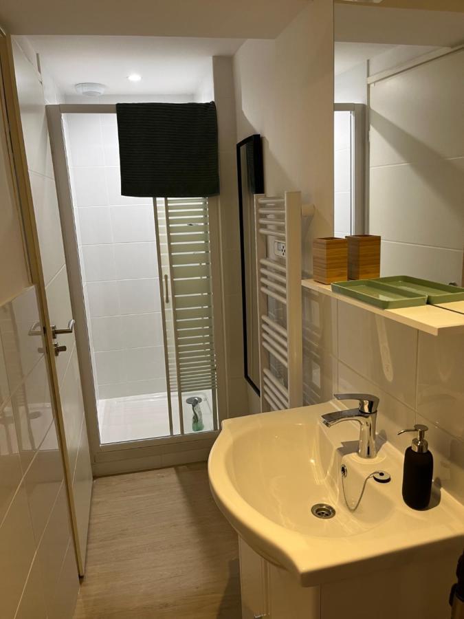 Studio Hyeres -Rue Pietonne Climatisation Lit 160 Tout Equipe - Sabrina Exterior photo